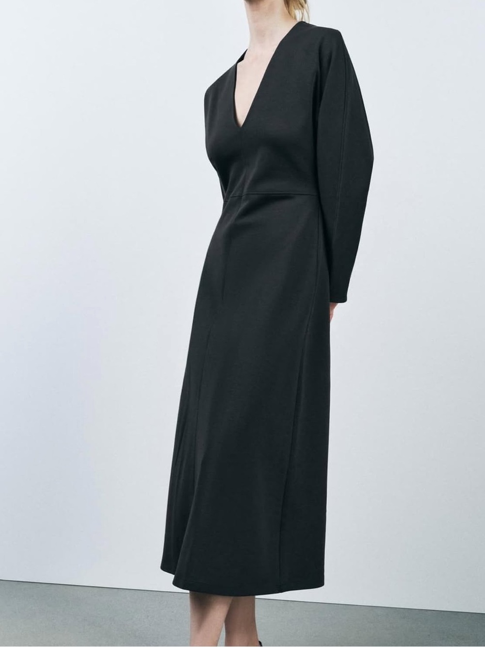 Zara V-Neck Long Sleeve Dress ladies size Small NWT